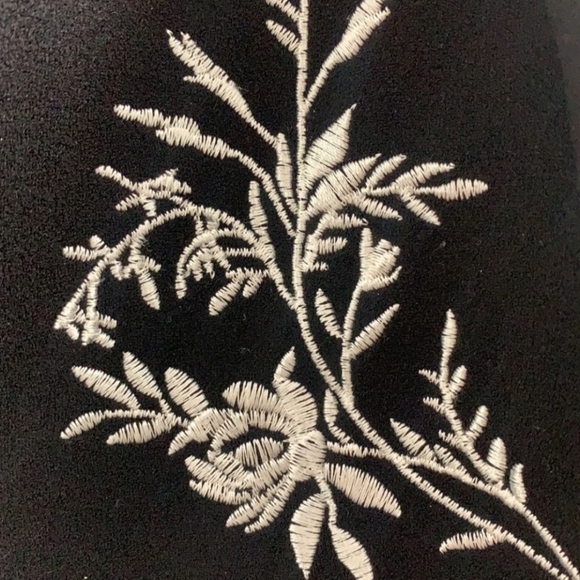 Maje Black Embroidery High Waisted Shorts - Picture 4 of 6